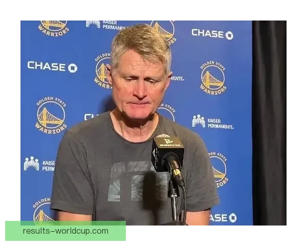 科尔强调勇士不摆烂 库里复出机会仍存在格林坚信