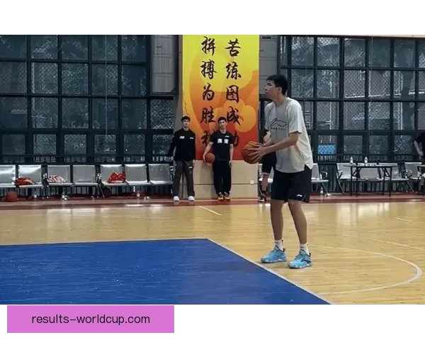 杜锋关注广州培养球员徐昕 NCAA与多支NBA球队争相邀试训 杜锋关注广州培养球员徐昕 NCAA与多支NBA球队争相邀试训